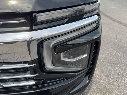 Used 2025 Chevrolet Suburban LT w/ Comfort Package RWD image 10