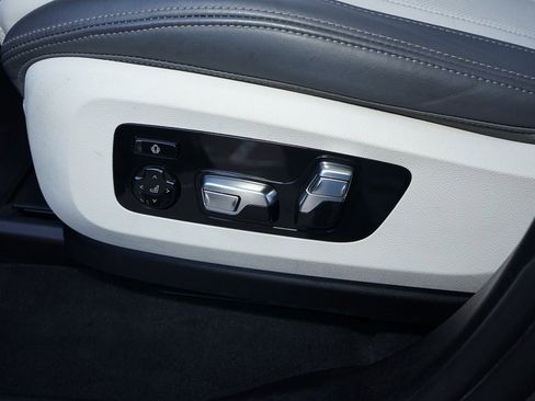 Used 2024 BMW X7 xDrive40i w/ Executive Package image 30