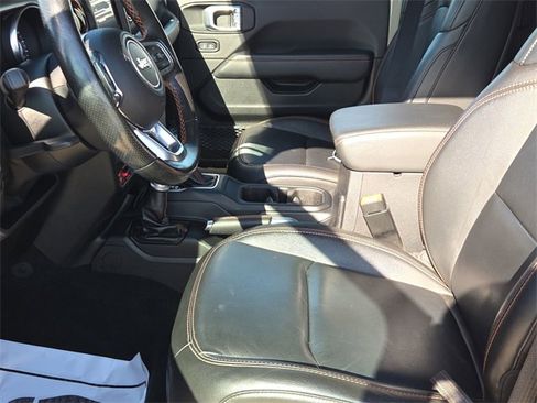 Used 2020 Jeep Gladiator Mojave image 17