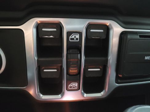 Used 2021 Jeep Wrangler Unlimited Sport AWD/4WD image 27