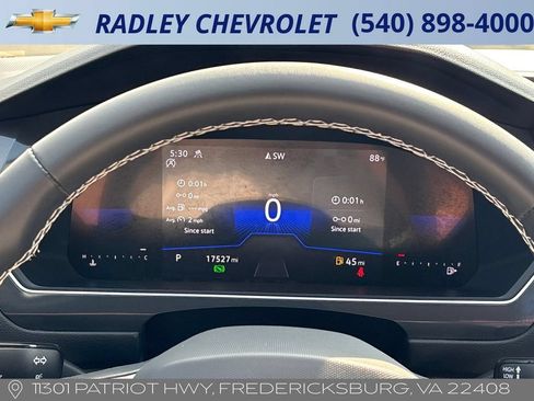 Used 2024 Volkswagen Tiguan SE w/ Panoramic Sunroof Package AWD/4WD image 13