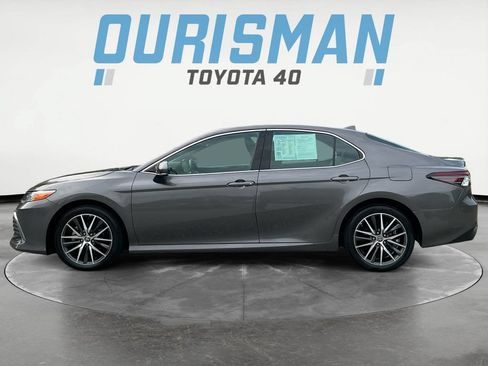 Used 2023 Toyota Camry XLE FWD image 4