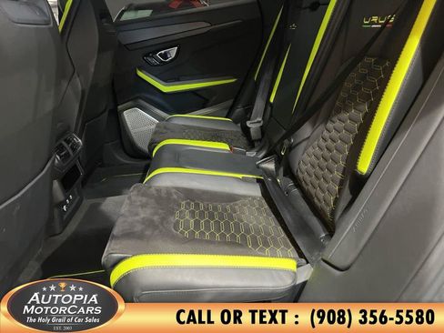 Used 2022 Lamborghini Urus AWD/4WD image 19