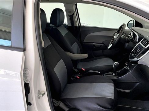 Used 2020 Chevrolet Sonic LT image 11