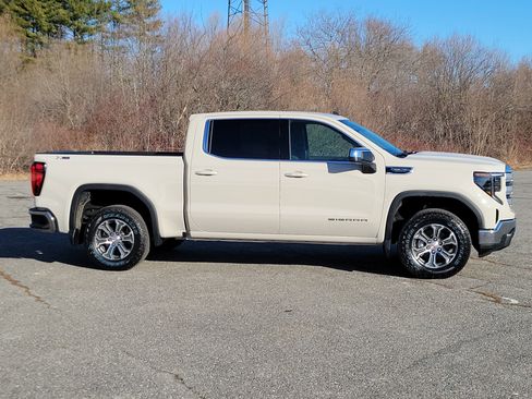 New 2026 GMC Sierra 1500 SLE w/ X31 Off-Road Package AWD/4WD image 8