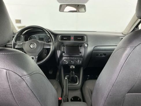 Used 2012 Volkswagen Jetta SE FWD image 21
