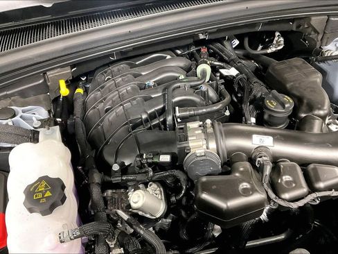 New 2025 Jeep Grand Cherokee Limited w/ Black Appearance Package image 35