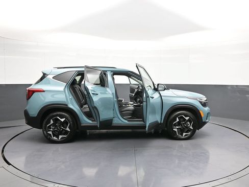 Used 2025 Kia Seltos EX w/ EX Sunroof Package AWD/4WD image 43