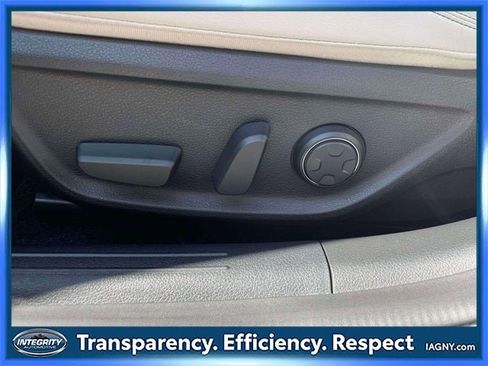 Used 2025 Genesis G70 2.5T w/ Sport Prestige Package image 18