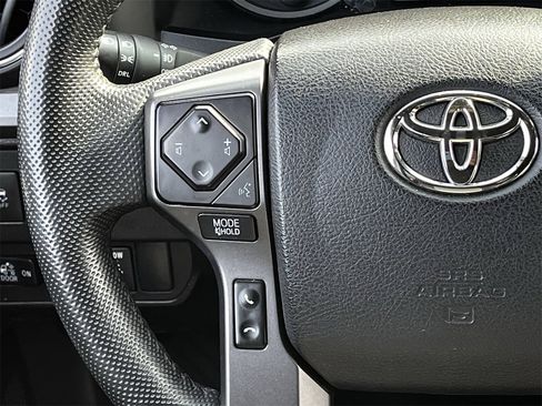 Used 2020 Toyota Tacoma TRD Sport image 12