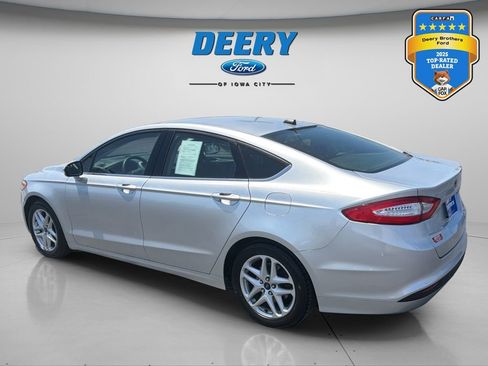 Used 2014 Ford Fusion SE FWD image 3