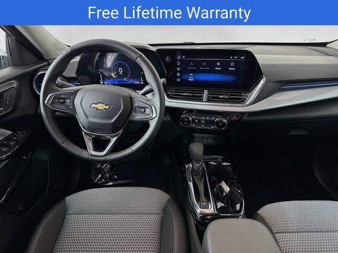 New 2025 Chevrolet Trax LT w/ Driver Confidence Package FWD image 22