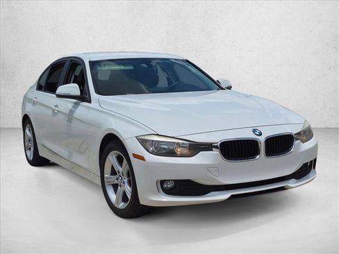 Used 2015 BMW 320i Sedan RWD image 3
