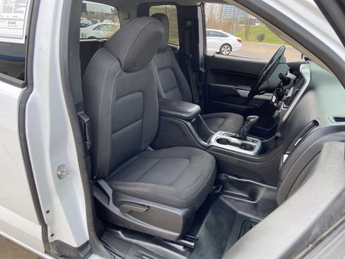 Used 2022 Chevrolet Colorado LT w/ Fleet Safety Package image 19