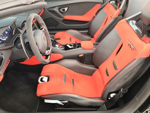 Used 2022 Lamborghini Huracan EVO image 20