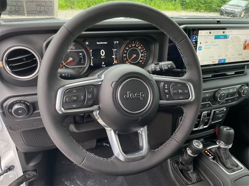 New 2025 Jeep Wrangler Sahara image 15