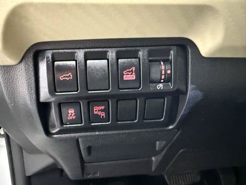 Used 2019 Subaru Ascent Premium AWD/4WD image 23