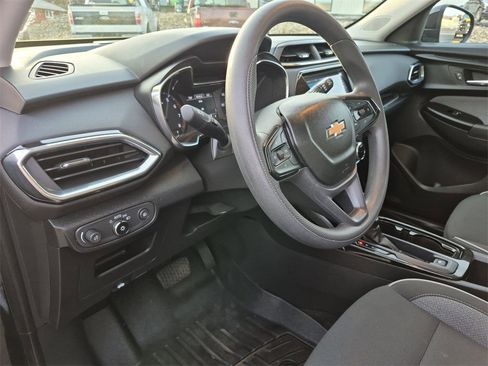Used 2022 Chevrolet TrailBlazer LT w/ Convenience Package image 21