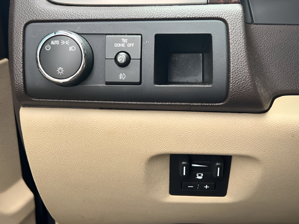 Used 2012 GMC Yukon Denali AWD/4WD image 24