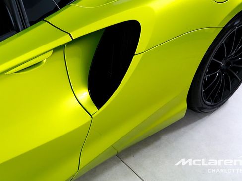 Used 2025 McLaren Artura Spider RWD image 28