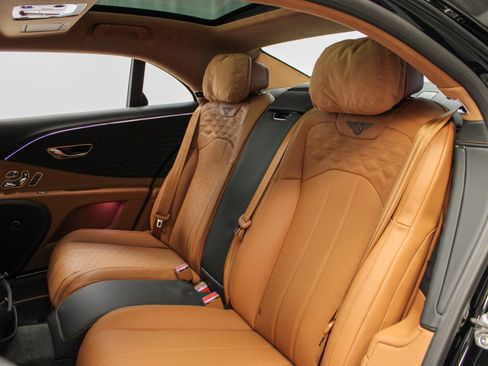 New 2025 Bentley Flying Spur Plug-In Hybrid image 35