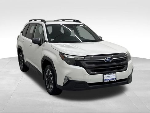 Used 2026 Subaru Forester Premium AWD/4WD image 8