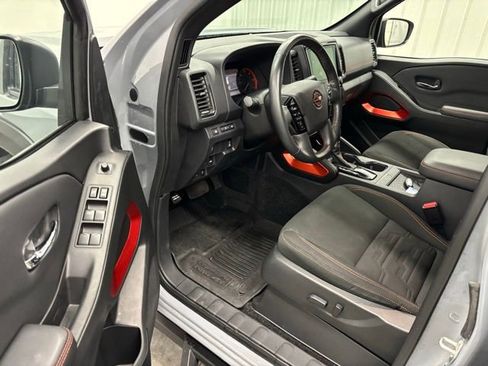 Used 2023 Nissan Frontier PRO-4X w/ Pro Convenience Package image 11