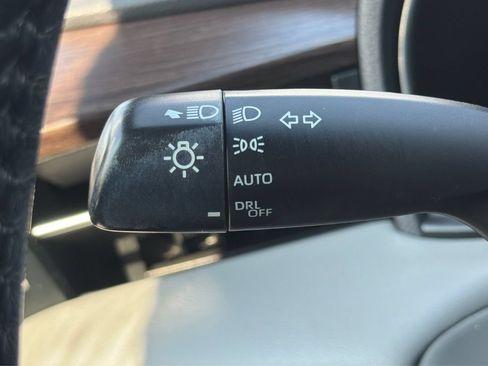 Used 2019 Toyota Avalon XLE w/ Moonroof Package FWD image 18