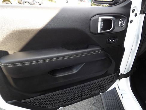 Used 2021 Jeep Gladiator Overland w/ Popular Equipment Package image 11