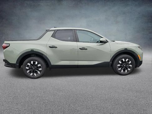 Used 2025 Hyundai Santa Cruz SE FWD image 4