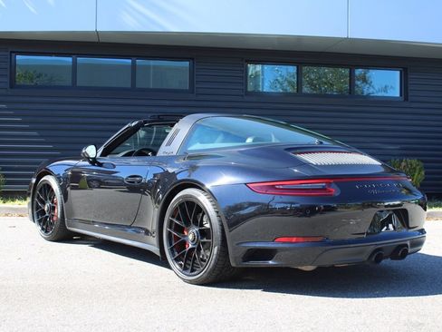 Used 2019 Porsche 911 Targa 4 GTS image 3