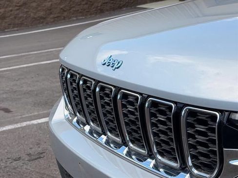 Used 2024 Jeep Grand Cherokee Limited 4xe AWD/4WD image 24
