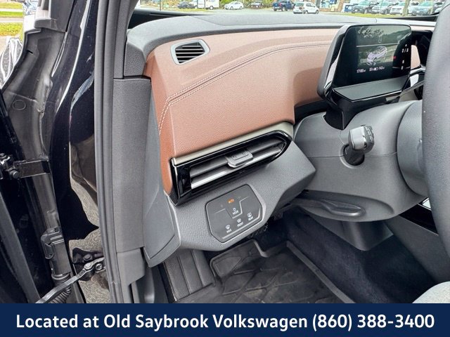 Certified 2023 Volkswagen ID.4 Pro AWD/4WD image 32