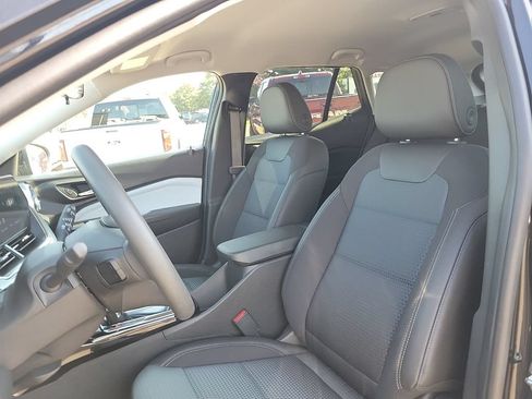 Used 2026 Chevrolet Trax LT FWD image 11