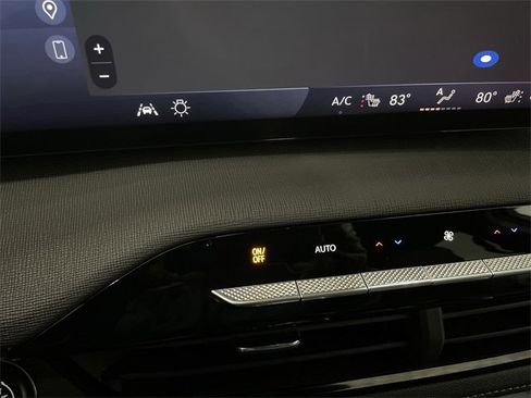 Certified 2025 Buick Enclave Preferred image 33