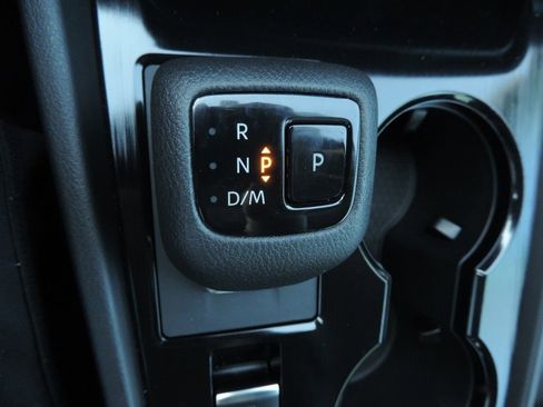 Used 2025 Nissan Rogue SL image 24