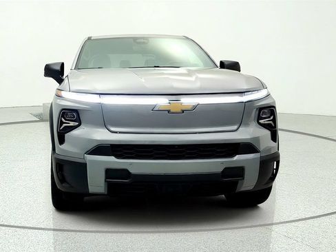 Used 2026 Chevrolet Silverado EV LT AWD/4WD image 2