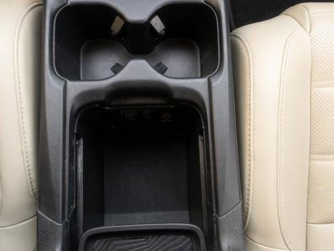 Used 2018 Honda CR-V Touring image 19