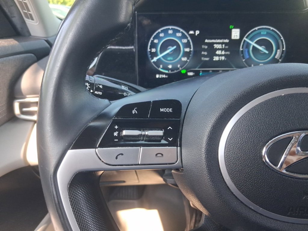 Used 2022 Hyundai Elantra Limited FWD image 29