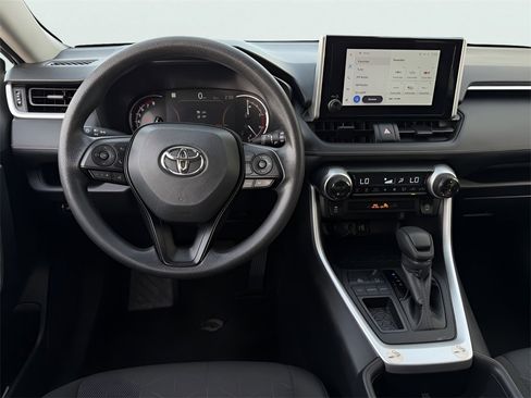 Used 2025 Toyota RAV4 XLE image 17