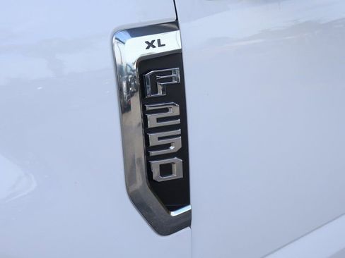 Used 2022 Ford F250 XL w/ Power Equipment Group image 49