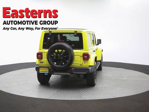 Used 2022 Jeep Wrangler Unlimited Sahara w/ Cold Weather Group AWD/4WD image 39