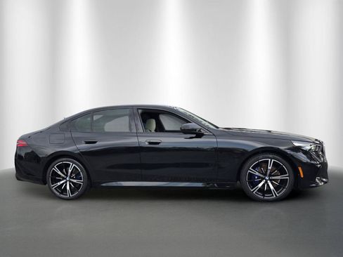 Used 2026 BMW 530i w/ M Sport Package RWD image 8