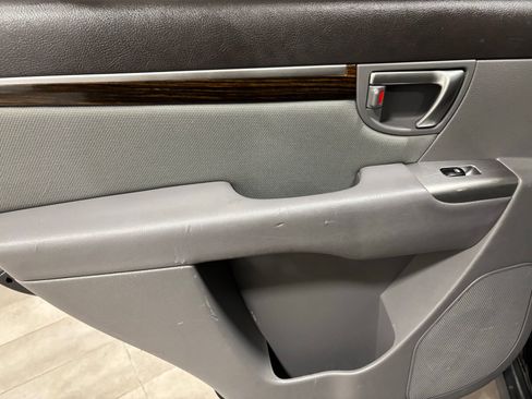 Used 2011 Hyundai Santa Fe GLS image 17