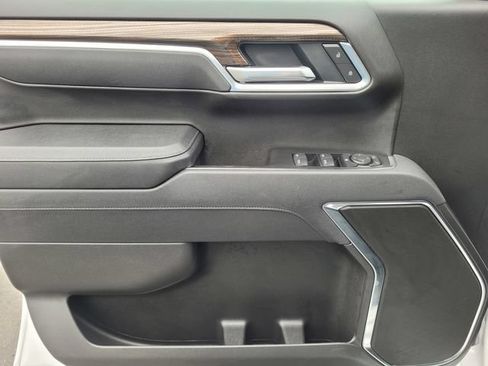 Used 2025 Chevrolet Silverado 1500 LT AWD/4WD image 18