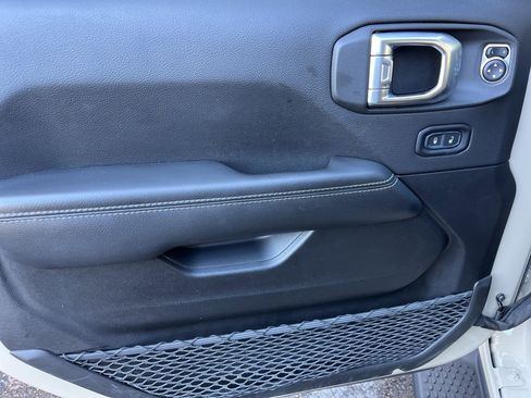 Used 2022 Jeep Wrangler Unlimited Sahara image 27