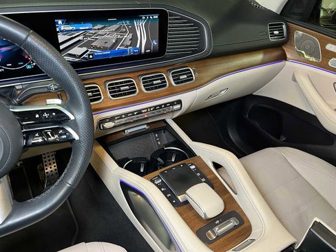 Certified 2024 Mercedes-Benz GLS 580 4MATIC image 32