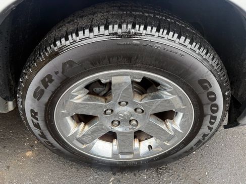 Used 2012 RAM 1500 Laramie image 11