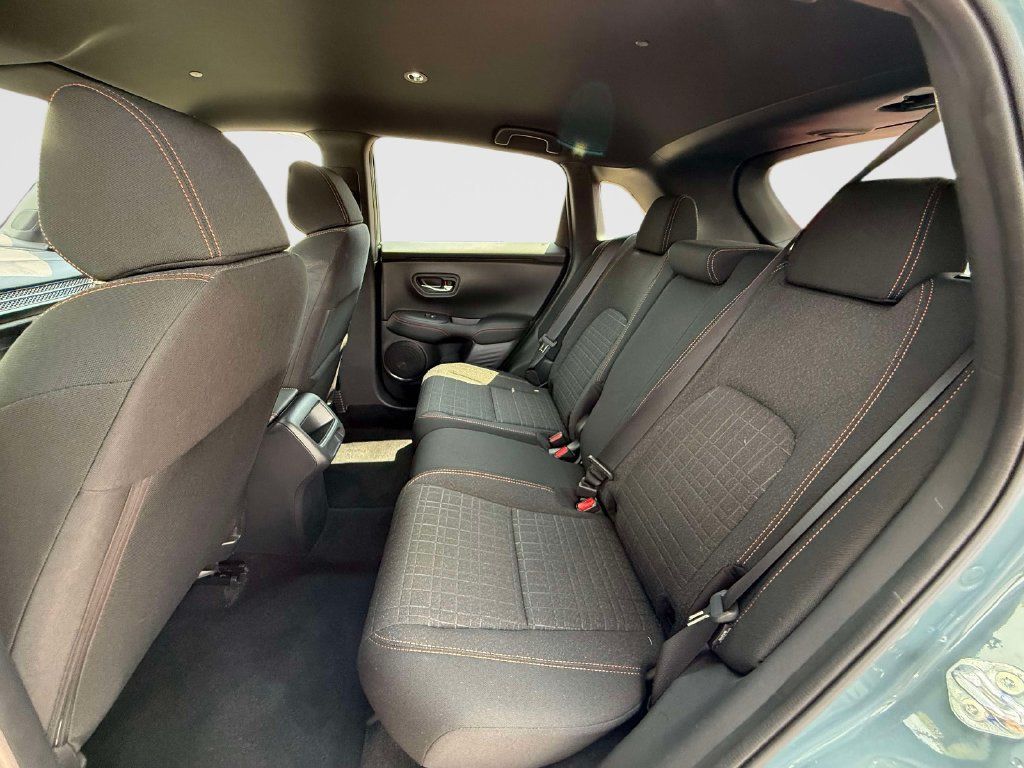 Used 2025 Honda HR-V Sport image 10