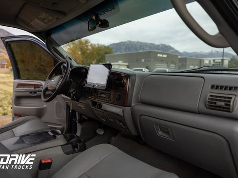 Used 2006 Ford F250 Lariat image 17